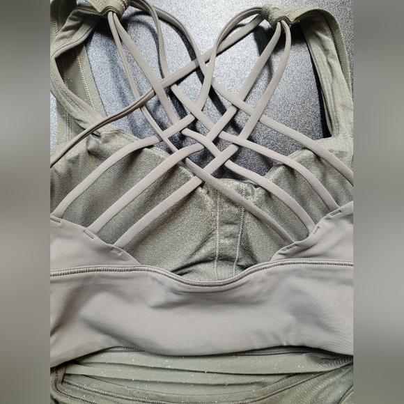 Lululemon Tied In Energy 2-in-1 Grey Sage /White Tank Top and Sport Bra - Size 4 - Picture 6 of 10